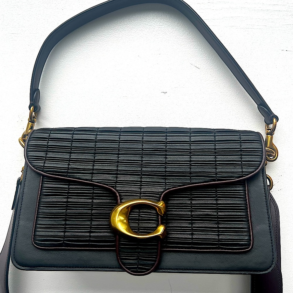 Coach Tabby Shoulder Bag 26 w Pleated front in great conditions.
